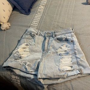 High waisted American Eagle jean shorts:)